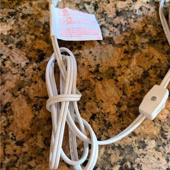 Scentsy Cream Ceramic Botanical Electric Warmer - Picture 4 of 6